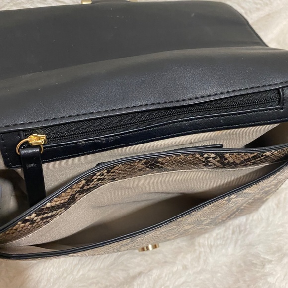 Nine West Convertible Strap Crossbody Purse in Snake Print - Picture 6 of 8